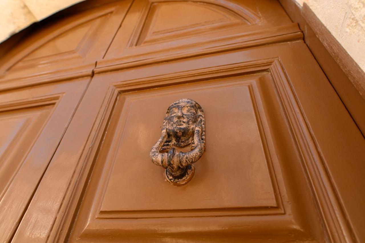 Luxury Room Cassese Ceglie Messapica Bagian luar foto